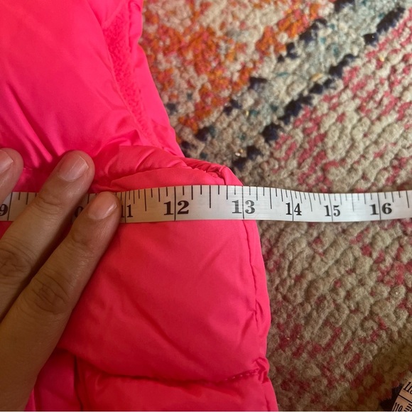 Old navy puffer vest girls size 4T bright pink - Picture 5 of 6